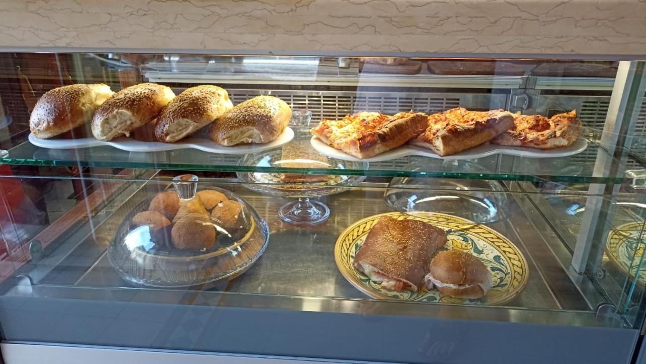 לינה וארוחת בוקר שאקה Le Vie Del Centro מראה חיצוני תמונה