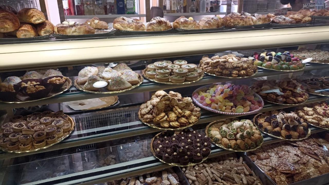 לינה וארוחת בוקר שאקה Le Vie Del Centro מראה חיצוני תמונה